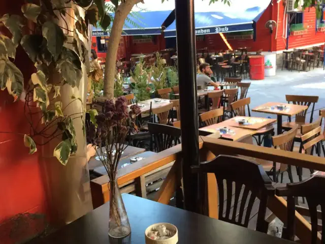 Cafe'de Kadıköy'nin yemek ve ambiyans fotoğrafları 6