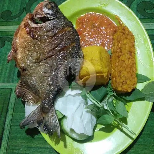 Gambar Makanan Pecel Lele Artomoro, Gang Langgar 15