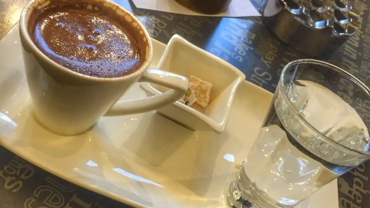 Aşikâr Cafe