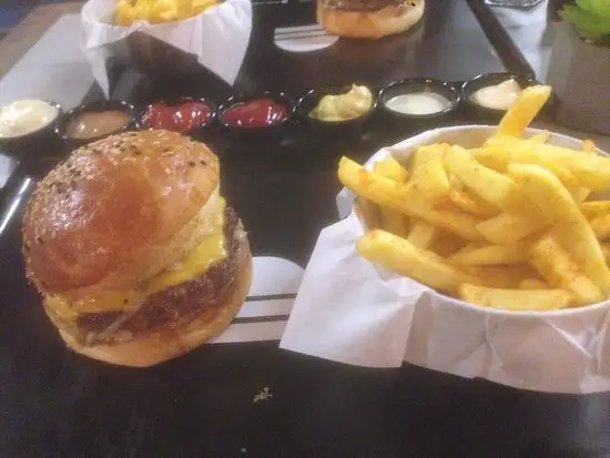 Unique Burgers'nin yemek ve ambiyans fotoğrafları 23