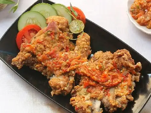Ayam Geprek Mah KK, Kiara Condong