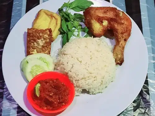 Lalapan Dan Nasi Jinggo Firda, Patimura