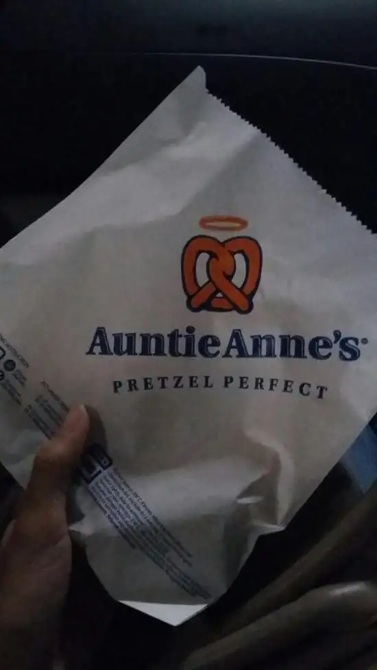 Gambar Makanan Auntie Anne's Pretzel 4
