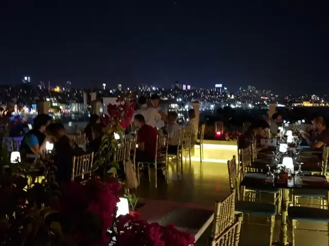 Roof Mezze 360'nin yemek ve ambiyans fotoğrafları 63