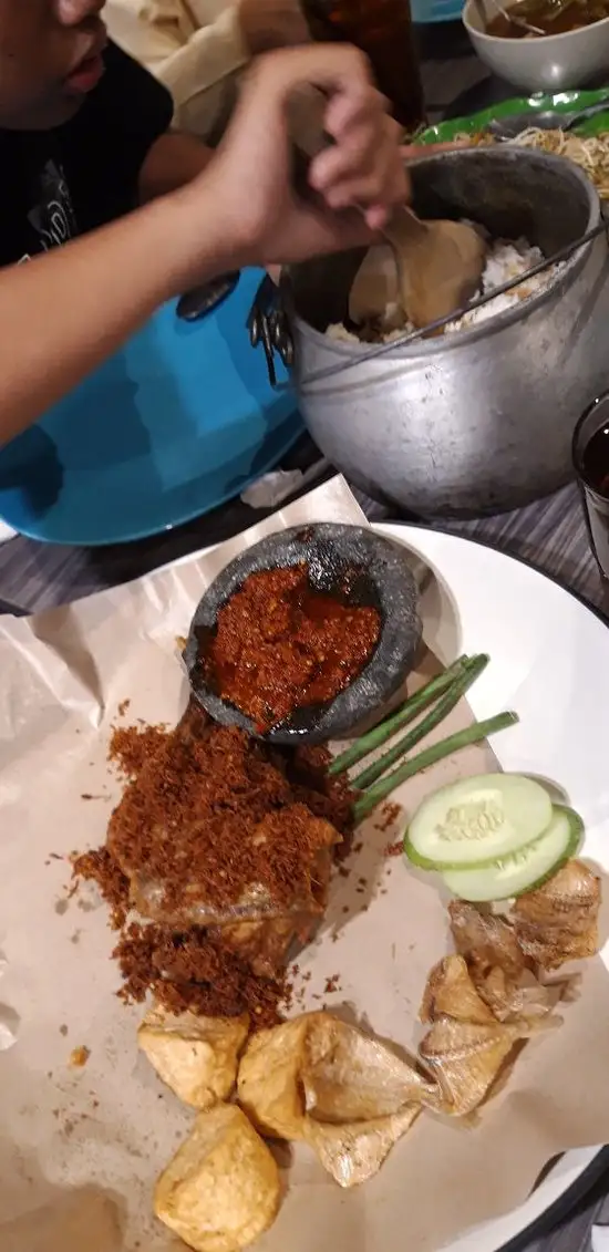 Gambar Makanan Telaga Sampireun 8