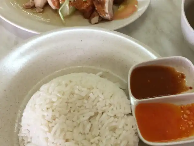 Authentic Chicken Rice Food Photo 3