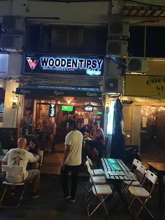 Wooden Tipsy Restaurant & Cafe