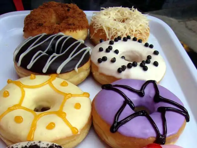 Donat Madu Cihanjuang