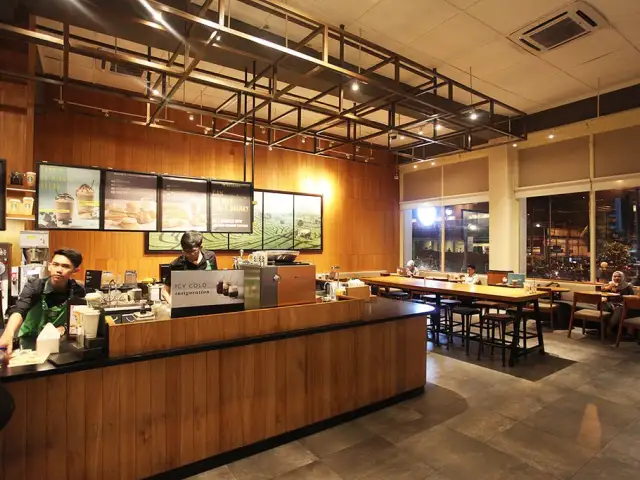 Gambar Makanan Starbucks Braga 8