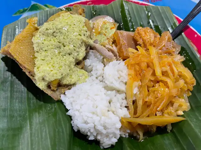 Gambar Makanan Nasi ayam Pojok Simpang Lima "Bu Sami" 5