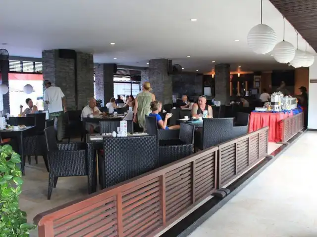 Gambar Makanan Adhiyoga Restaurant & Bar - The Lokha Legian Resort & Spa 19