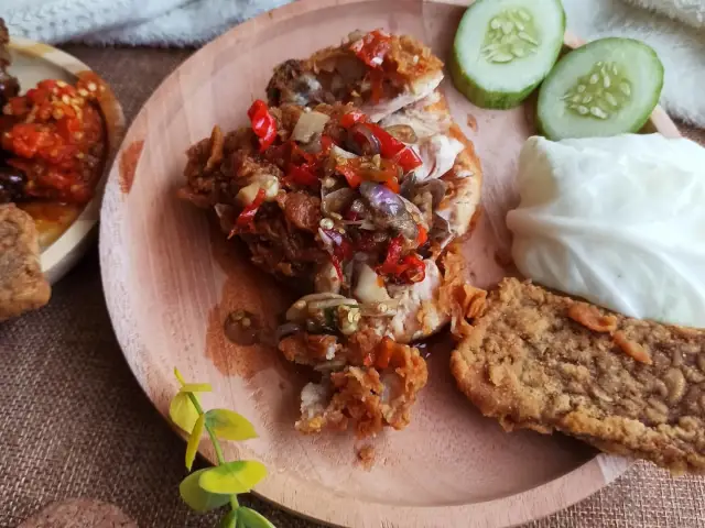 Gambar Makanan Ayam Geprek Srini 3