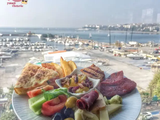 Ouzo Roof Restaurant - Wyndham Grand İstanbul Kalamış Marina Hotel'nin yemek ve ambiyans fotoğrafları 48