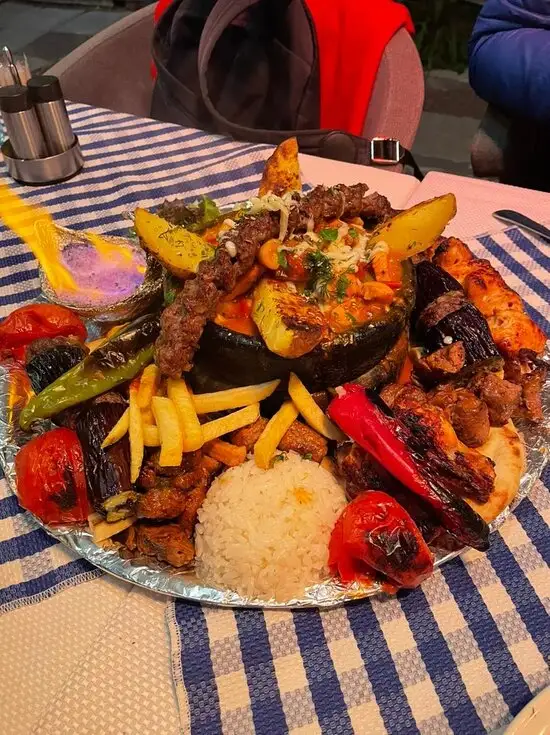 Istanbul Kebab Cafe & Restaurant'nin yemek ve ambiyans fotoğrafları 77