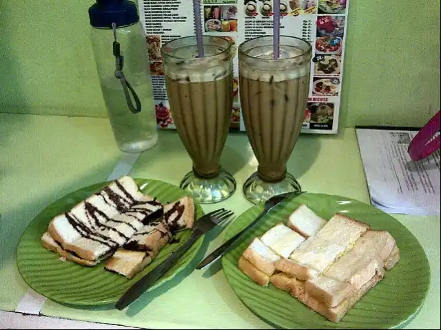 Gambar Makanan D'Green House Café 4