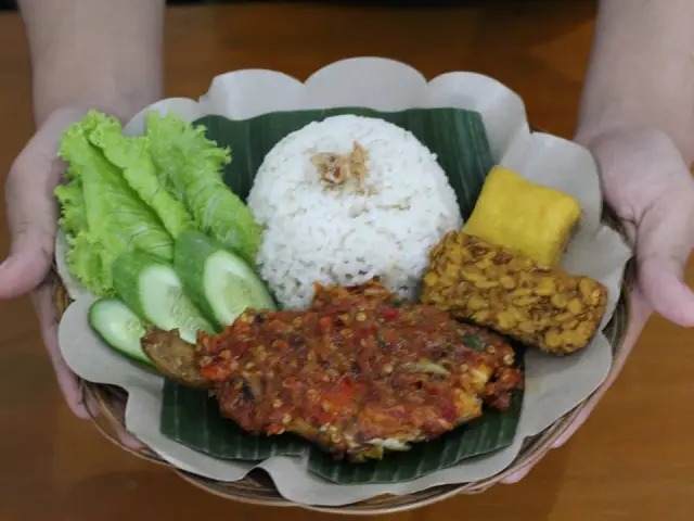 Gambar Makanan Ayam Penyet Mak Enti 2