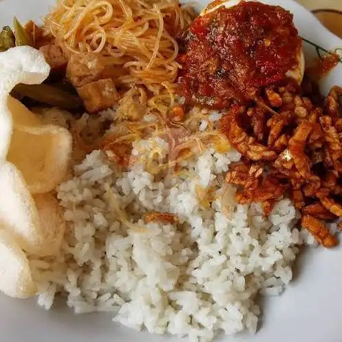 Gambar Makanan Nasi Uduk dan Mie Ayam Alvaro, Cibubur 6