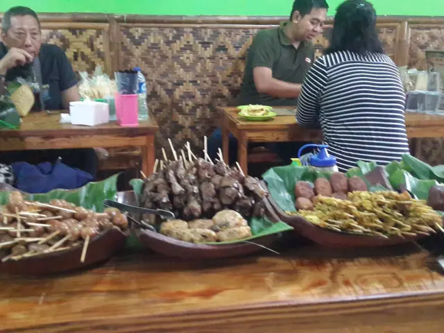 Gambar Makanan Pecel Pincuk Ibu Ida 10