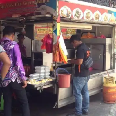 Mat Rock Nasi Ayam Goreng Kunyit