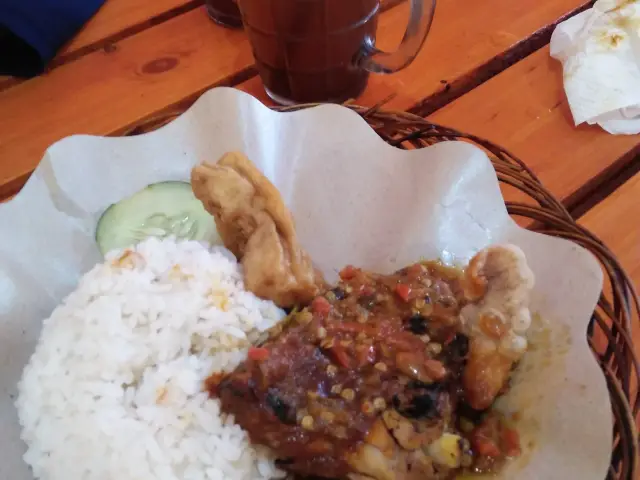 Gambar Makanan Ayam Goreng Nelongso 9