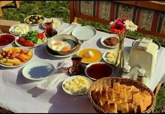 İncek Ada Garden Restoran Kır Bahçesi'nin yemek ve ambiyans fotoğrafları 3