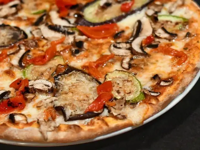 Pizzeria Pera'nin yemek ve ambiyans fotoğrafları 3