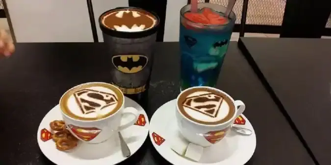 DC Comics Superheroes Cafe
