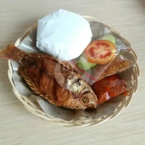 Gambar Makanan Ayam Serundeng & Seafood Ibu Azka, Setiabudi 16