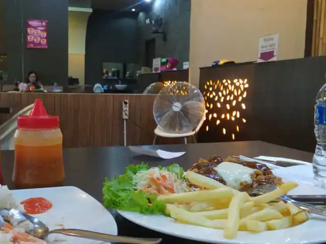 Gambar Makanan Solaria 7