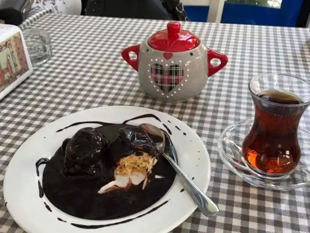 Yeşilköy İnci Profiterol'nin yemek ve ambiyans fotoğrafları 10