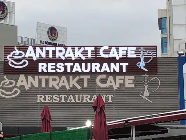 Antrakt Cafe Restaurant'nin yemek ve ambiyans fotoğrafları 17