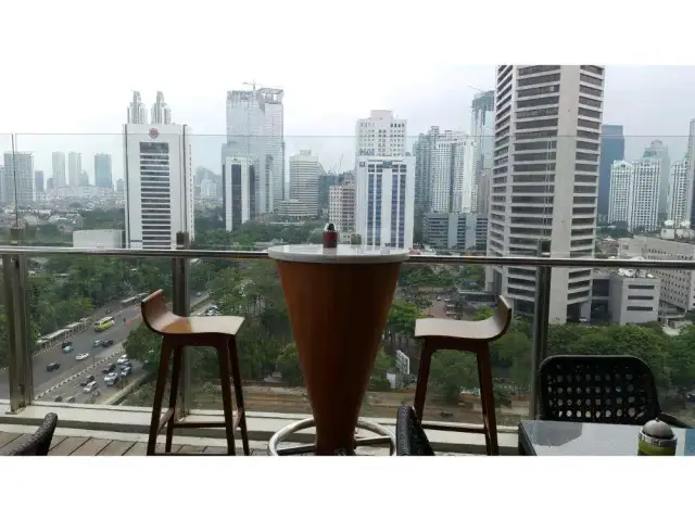 Gambar Makanan SKYLOFT - All Seasons Hotel 18