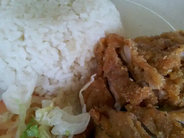 Authentic Chicken Rice Food Photo 7