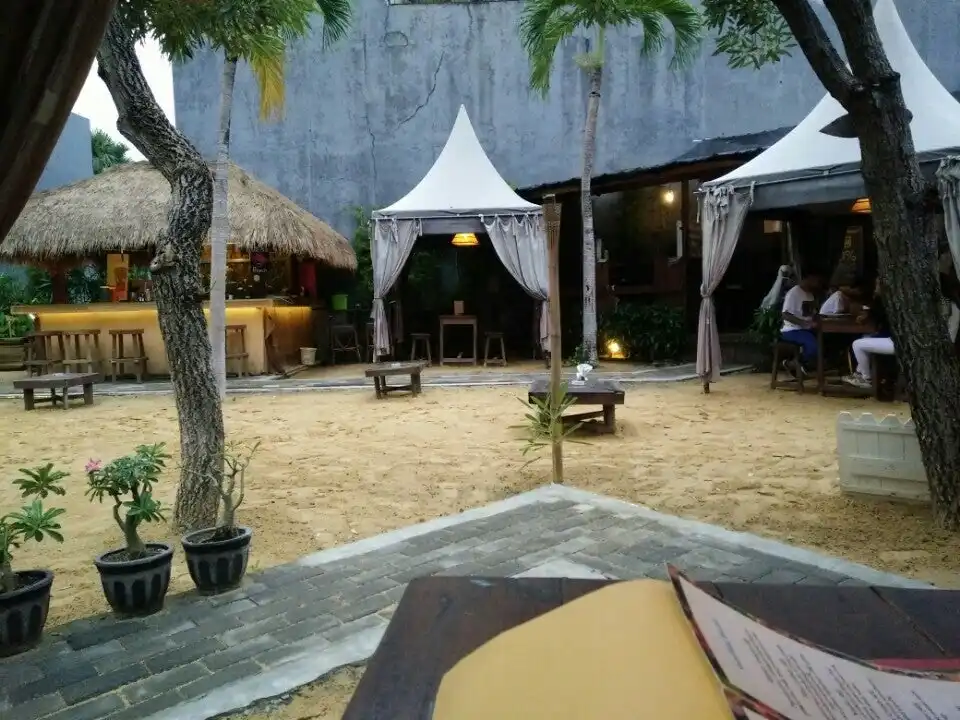 Coco Palm Grill & Bar