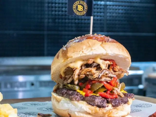 Brand Burger'nin yemek ve ambiyans fotoğrafları 1