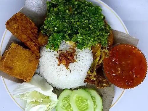 Ayam Geprek Bumbu Hitam Cak Ubay, Kemandoran Pluis