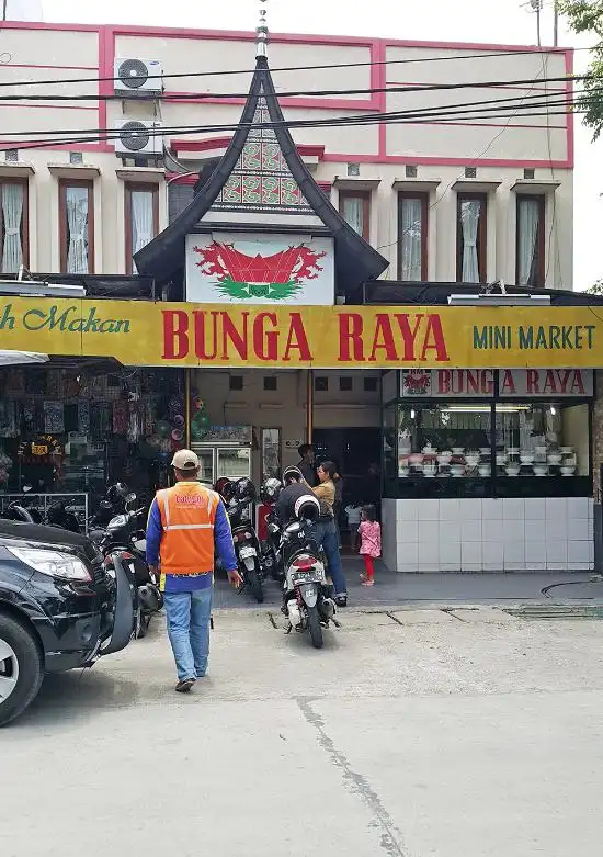 Rumah Makan Bunga Raya