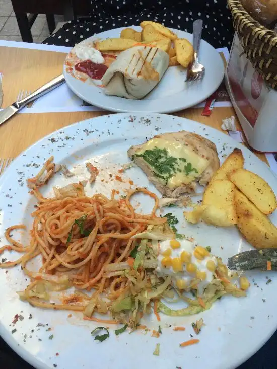 Kafeka Nargile Cafe Restaurant'nin yemek ve ambiyans fotoğrafları 7