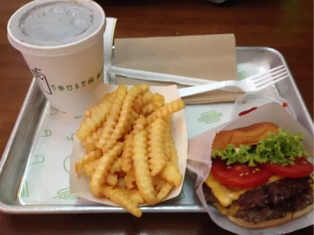 Shake Shack'nin yemek ve ambiyans fotoğrafları 37