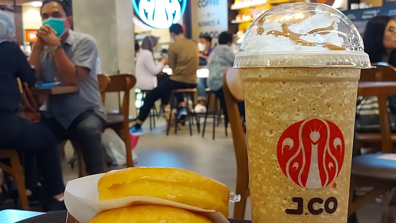 J.CO Donuts & Coffee