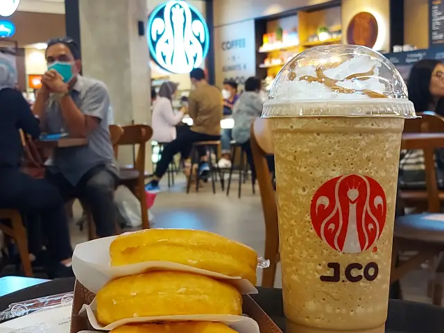 Gambar Makanan J.CO Donuts & Coffee 1