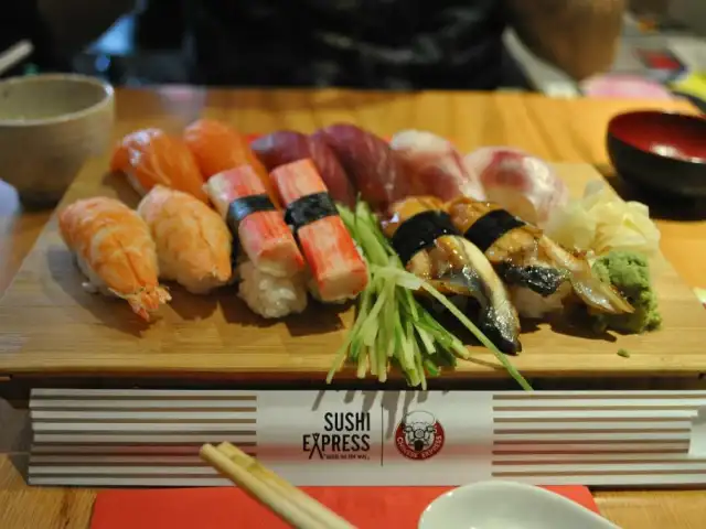 Sushi Express'nin yemek ve ambiyans fotoğrafları 2