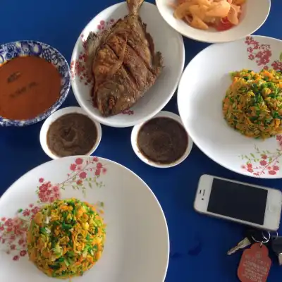 Nasi Hujan Panas Kak Tin