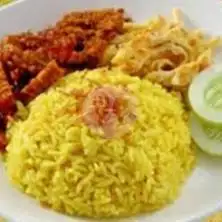 Gambar Makanan Nasi Kuning & Penyetan Lestari 1