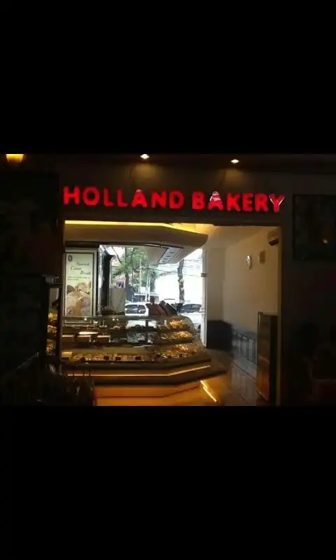 Gambar Makanan Holland Bakery 4