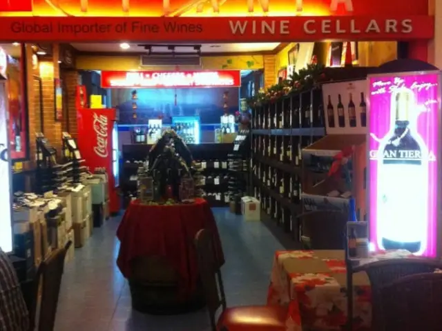 Titania Wine Bar & Cafe