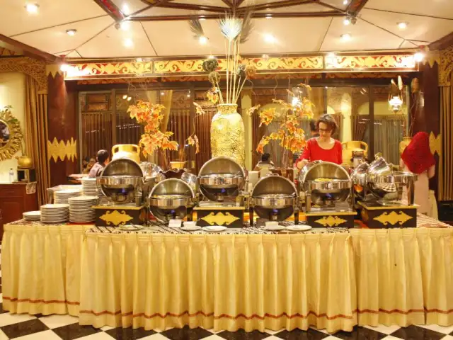 Gambar Makanan Gazebo Garden Restaurant 4