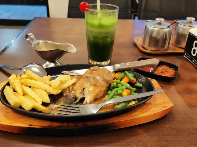 Gambar Makanan CozyCafe&Resto 7