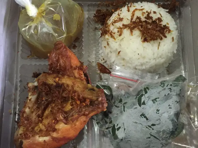 Gambar Makanan Ayam Betutu Ibu Putu 9