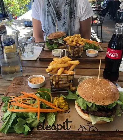 Velespit Cafe'nin yemek ve ambiyans fotoğrafları 8